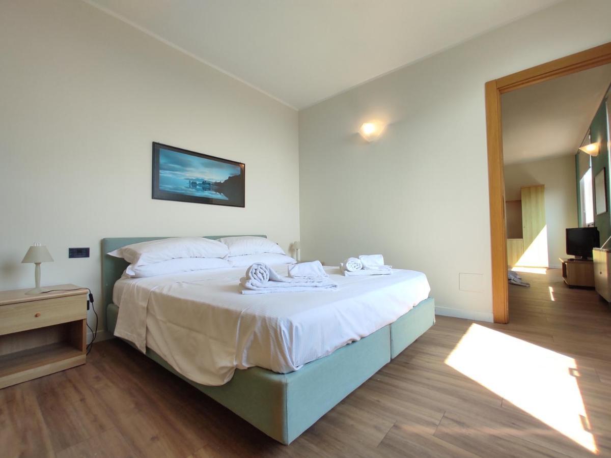 Genova Business Homes Extérieur photo